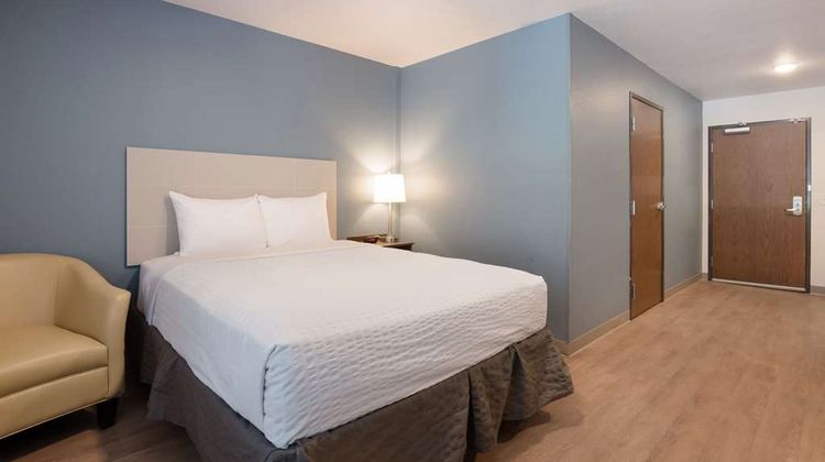 WoodSpring Suites Room