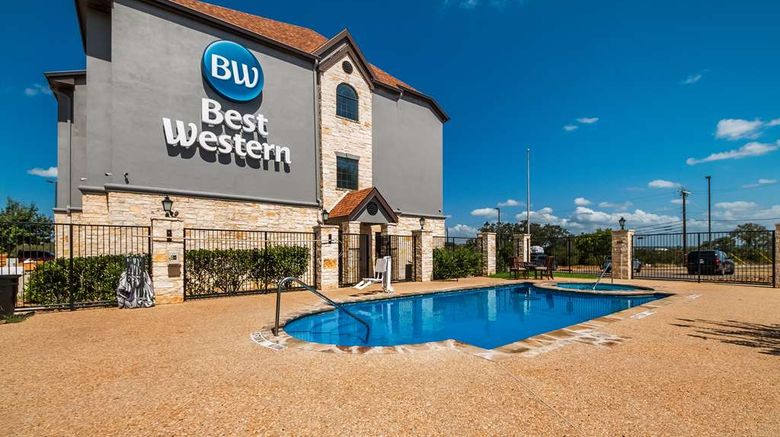 <b>Best Western SeaWorld San Antonio Pool</b>. Images powered by <a href="https://iceportal.shijigroup.com/" title="IcePortal" target="_blank">IcePortal</a>.