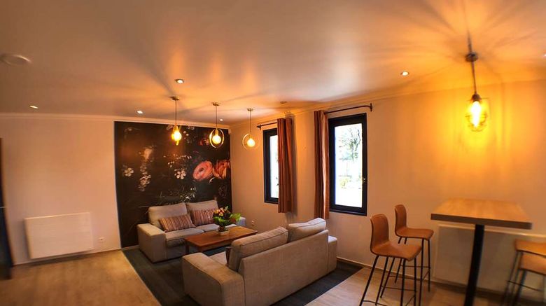 <b>Hotel Kyriad Creil Chantilly Nord Restaurant</b>. Images powered by <a href="https://iceportal.shijigroup.com/" title="IcePortal" target="_blank">IcePortal</a>.