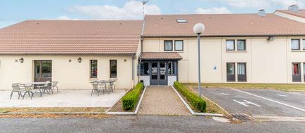 Hotel Kyriad Creil Chantilly Nord Exterior