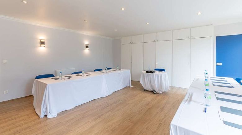 <b>Hotel Kyriad Creil Chantilly Nord Meeting</b>. Images powered by <a href="https://iceportal.shijigroup.com/" title="IcePortal" target="_blank">IcePortal</a>.