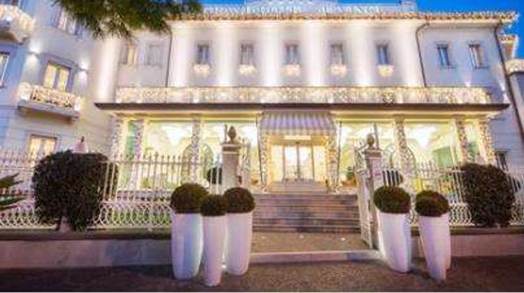 Grand Hotel Leonardo da Vinci Exterior