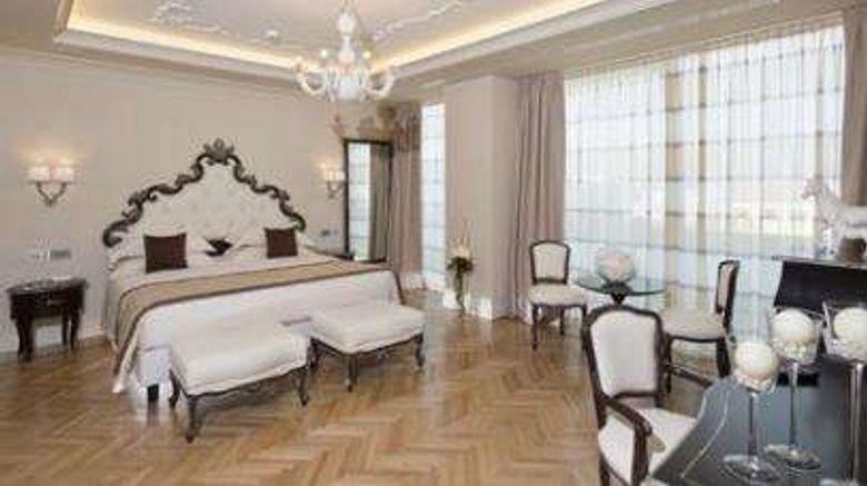 <b>Grand Hotel Leonardo da Vinci Room</b>. Images powered by <a href="https://iceportal.shijigroup.com/" title="IcePortal" target="_blank">IcePortal</a>.