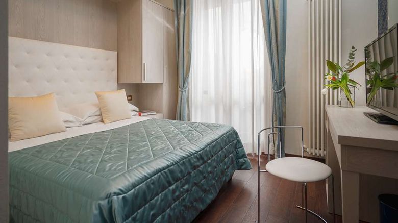 <b>Hotel Re Enzo Room</b>. Images powered by <a href="https://iceportal.shijigroup.com/" title="IcePortal" target="_blank">IcePortal</a>.