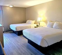 Days Inn by Wyndham Rolla Room