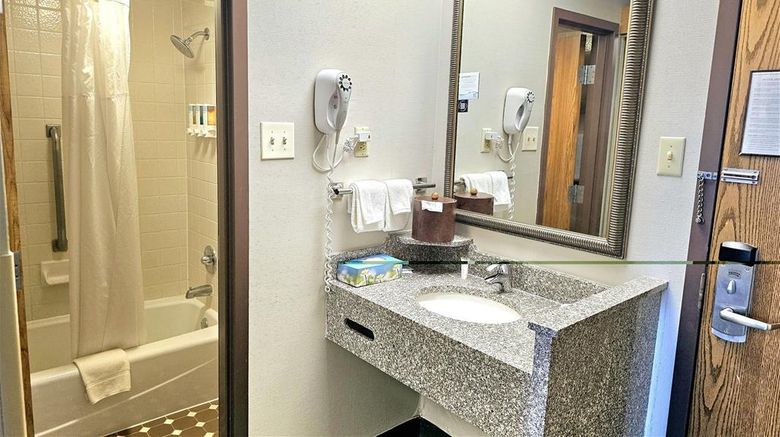 <b>Days Inn by Wyndham Rolla Room</b>. Images powered by <a href="https://iceportal.shijigroup.com/" title="IcePortal" target="_blank">IcePortal</a>.