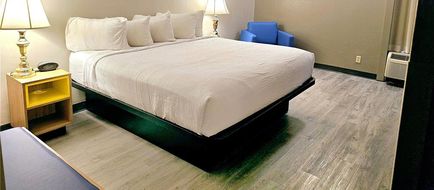 Days Inn by Wyndham Rolla Room