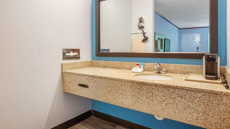 Days Inn by Wyndham Foley Room