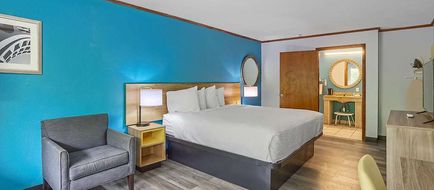Days Inn by Wyndham Foley Room