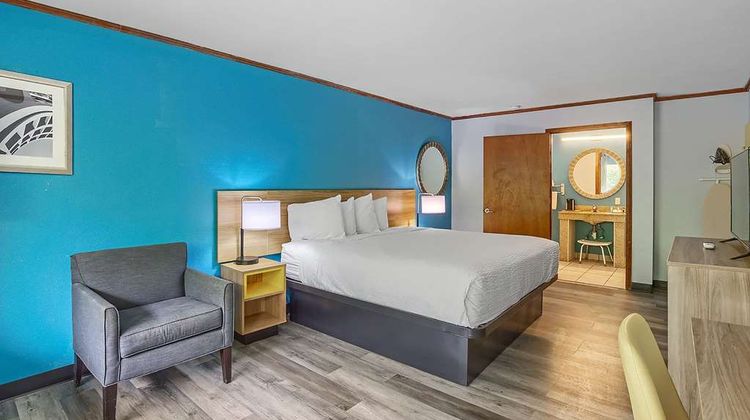 Days Inn by Wyndham Foley Room