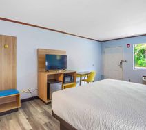 Days Inn by Wyndham Foley Room