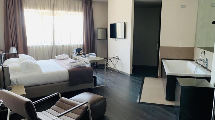 G Hotel Room