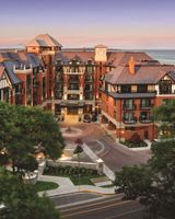 Oak Bay Beach Hotel