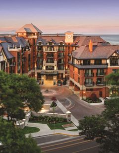 Oak Bay Beach Hotel