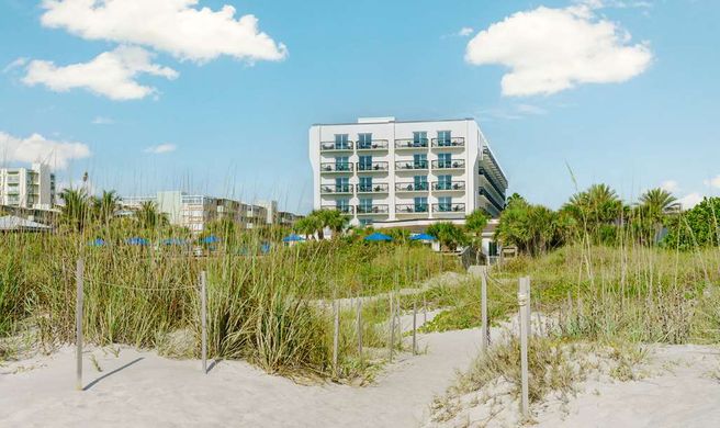 Hilton Garden Inn Cocoa Beach Oceanfront Exterior