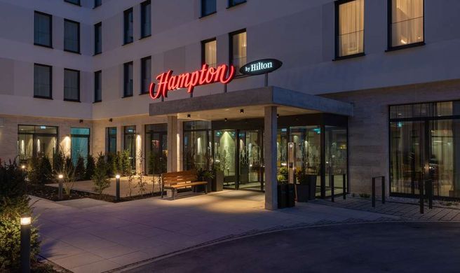 Hampton by Hilton Munich North Exterior