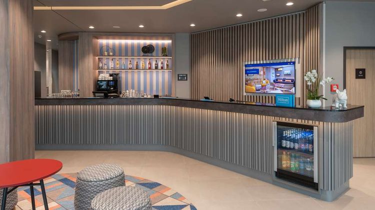 Hampton by Hilton Munich North Lobby