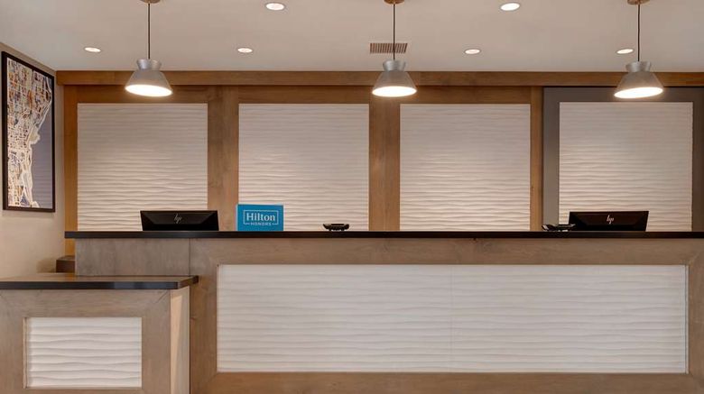 <b>Homewood Suites Oak Creek Milwaukee Lobby</b>. Images powered by <a href="https://iceportal.shijigroup.com/" title="IcePortal" target="_blank">IcePortal</a>.