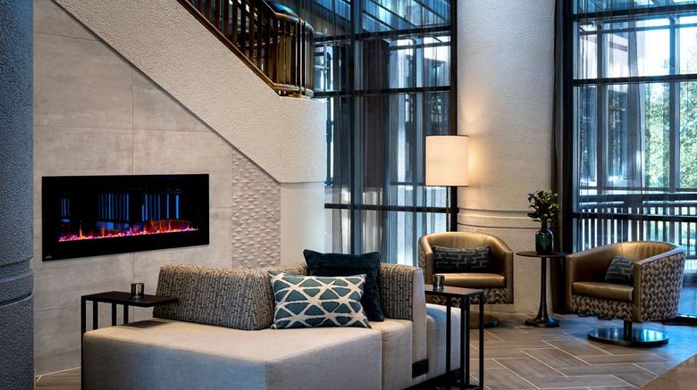 <b>Embassy Suites by Hilton Bethesda Lobby</b>. Images powered by <a href="https://iceportal.shijigroup.com/" title="IcePortal" target="_blank">IcePortal</a>.
