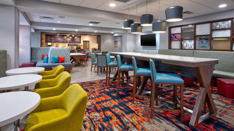 Hampton Inn by Hilton Paris Restaurant