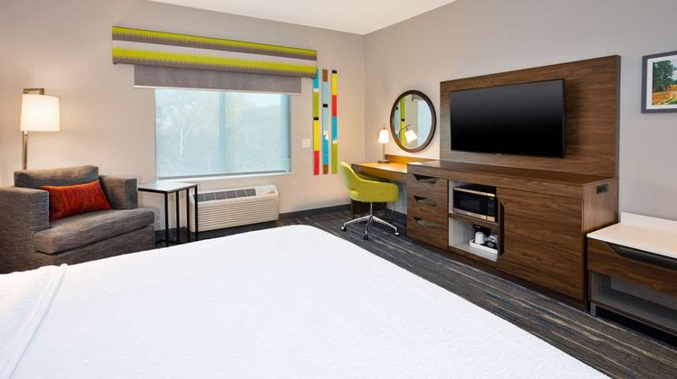 Hampton Inn by Hilton Paris Room