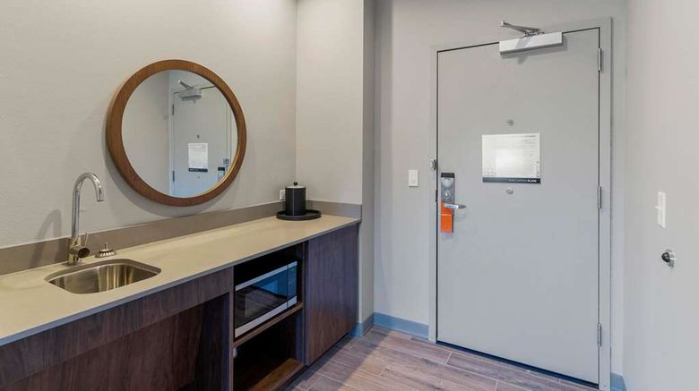 <b>Hampton Inn Colorado Springs Northeast Room</b>. Images powered by <a href="https://iceportal.shijigroup.com/" title="IcePortal" target="_blank">IcePortal</a>.