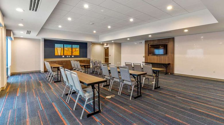 <b>Hampton Inn Colorado Springs Northeast Meeting</b>. Images powered by <a href="https://iceportal.shijigroup.com/" title="IcePortal" target="_blank">IcePortal</a>.