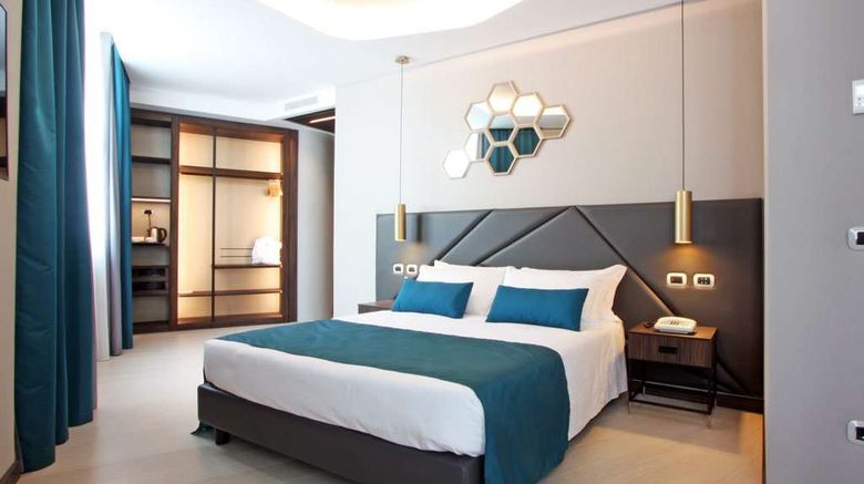 <b>The Hive Suite</b>. Images powered by <a href="https://iceportal.shijigroup.com/" title="IcePortal" target="_blank">IcePortal</a>.
