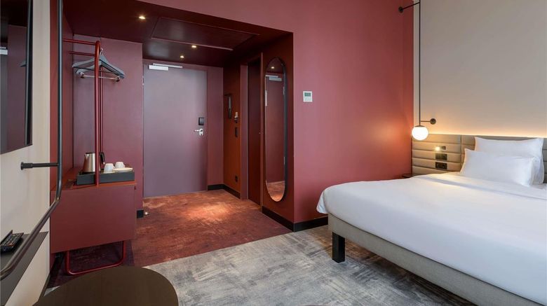 <b>Novotel Muenster City Room</b>. Images powered by <a href="https://iceportal.shijigroup.com/" title="IcePortal" target="_blank">IcePortal</a>.