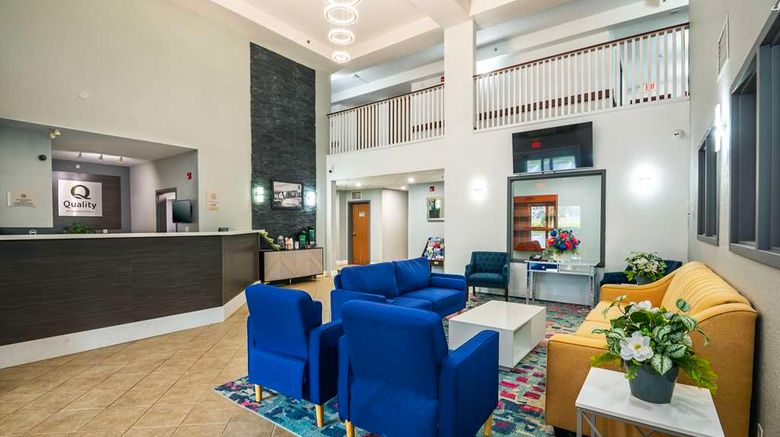 <b>Quality Inn and Suites Grimsby Lobby</b>. Images powered by <a href="https://iceportal.shijigroup.com/" title="IcePortal" target="_blank">IcePortal</a>.