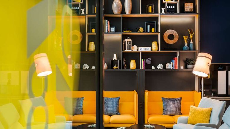 <b>D8 Hotel Budapest Lobby</b>. Images powered by <a href="https://iceportal.shijigroup.com/" title="IcePortal" target="_blank">IcePortal</a>.