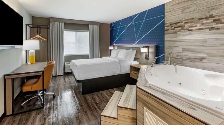 Comfort Inn Mount Pleasant-Racine Suite