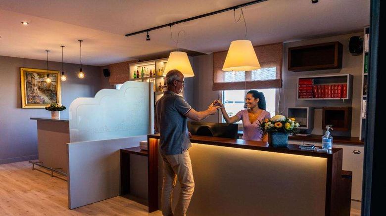 <b>Hotel Newport Villefranche d'Astarac Lobby</b>. Images powered by <a href="https://iceportal.shijigroup.com/" title="IcePortal" target="_blank">IcePortal</a>.