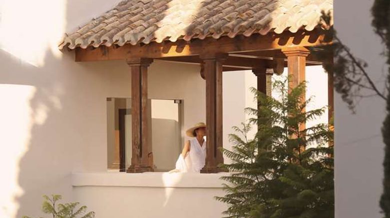 <b>La Zambra Hotel Room</b>. Images powered by <a href="https://iceportal.shijigroup.com/" title="IcePortal" target="_blank">IcePortal</a>.