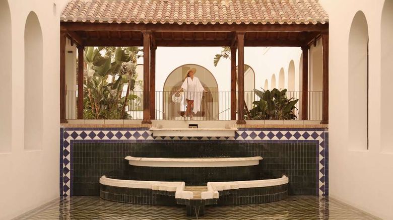 <b>La Zambra Hotel Lobby</b>. Images powered by <a href="https://iceportal.shijigroup.com/" title="IcePortal" target="_blank">IcePortal</a>.