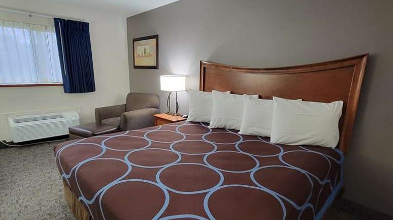 <b>SureStay Plus Hotel by BW Grand Island Room</b>. Images powered by <a href="https://iceportal.shijigroup.com/" title="IcePortal" target="_blank">IcePortal</a>.