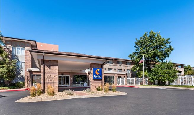 Comfort Inn & Suites Exterior