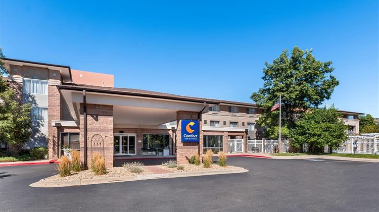 Comfort Inn & Suites Exterior