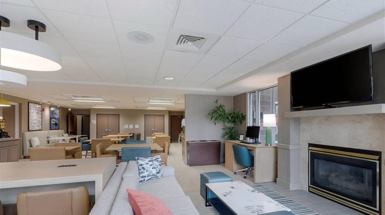 Comfort Inn & Suites Lobby