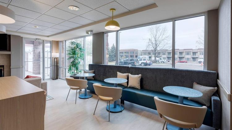 Comfort Inn & Suites Lobby