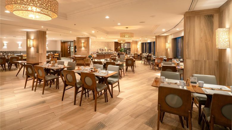 <b>Hilton Porto Alegre Restaurant</b>. Images powered by <a href="https://iceportal.shijigroup.com/" title="IcePortal" target="_blank">IcePortal</a>.