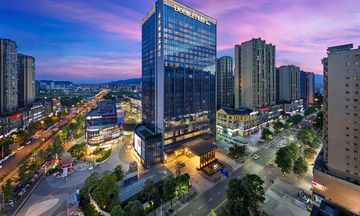 DoubleTree by Hilton Yaan