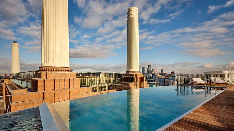 Art'otel London Battersea Power Station Pool