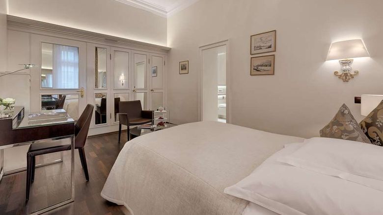 <b>Der Europaeische Hof-Hotel Europa Room</b>. Images powered by <a href="https://iceportal.shijigroup.com/" title="IcePortal" target="_blank">IcePortal</a>.