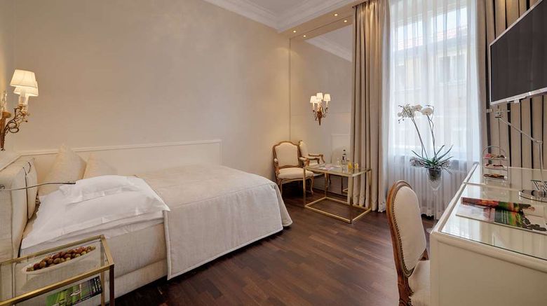 <b>Der Europaeische Hof-Hotel Europa Room</b>. Images powered by <a href="https://iceportal.shijigroup.com/" title="IcePortal" target="_blank">IcePortal</a>.