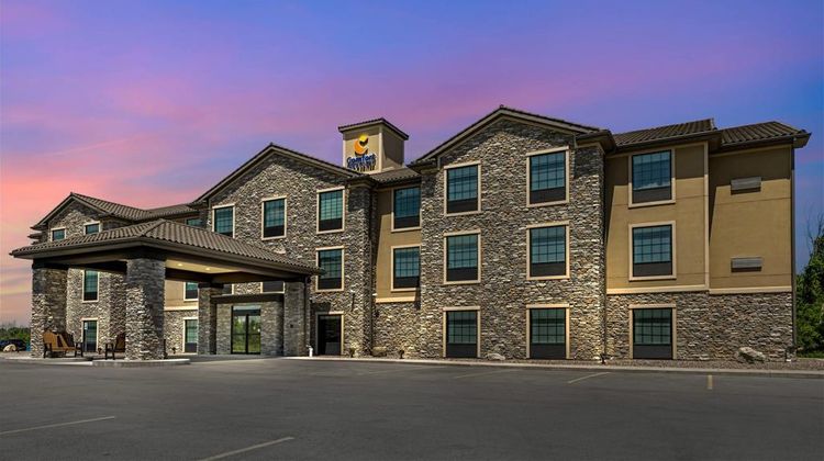 Comfort Inn & Suites Exterior