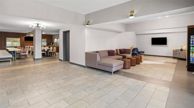 Wingate by Wyndham New Stanton Lobby