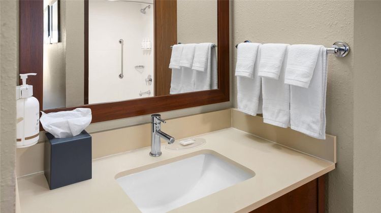 Wingate by Wyndham New Stanton Room