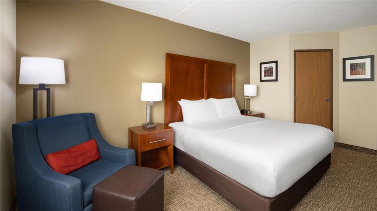 Wingate by Wyndham New Stanton Room