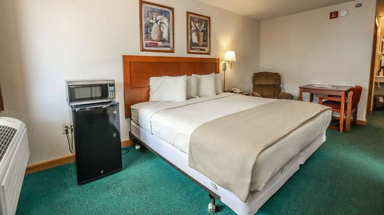 <b>Super 8 by Wyndham Branson Room</b>. Images powered by <a href="https://iceportal.shijigroup.com/" title="IcePortal" target="_blank">IcePortal</a>.